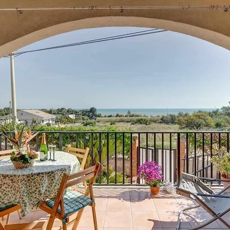 Apartment La Veranda Sul Mare A *